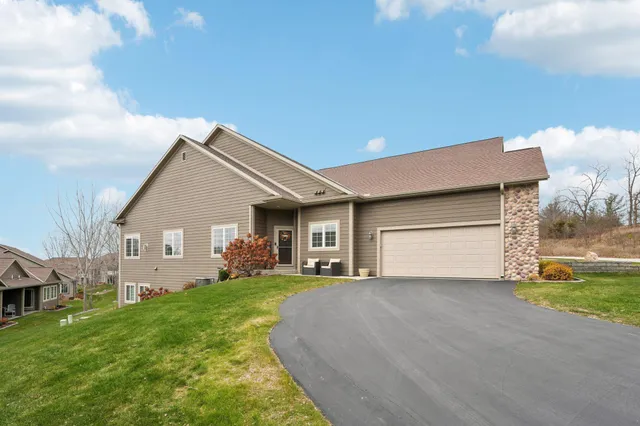 $489,900 | 2951 Glen Ivy Drive, West Bend, WI 53090