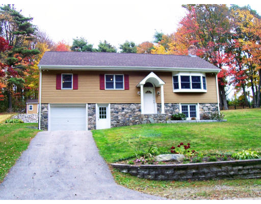 12 Chris Road Oxford, MA 01540 - Photo 1 of 20 Gallery Image 1
