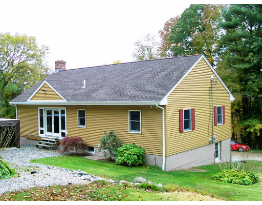 12 Chris Road Oxford, MA 01540 - Photo 4 of 20 Gallery Image 4