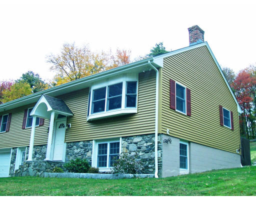 12 Chris Road Oxford, MA 01540 - Photo 6 of 20 Gallery Image 6