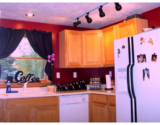 12 Chris Road Oxford, MA 01540 - Photo 9 of 20 Gallery Image 9