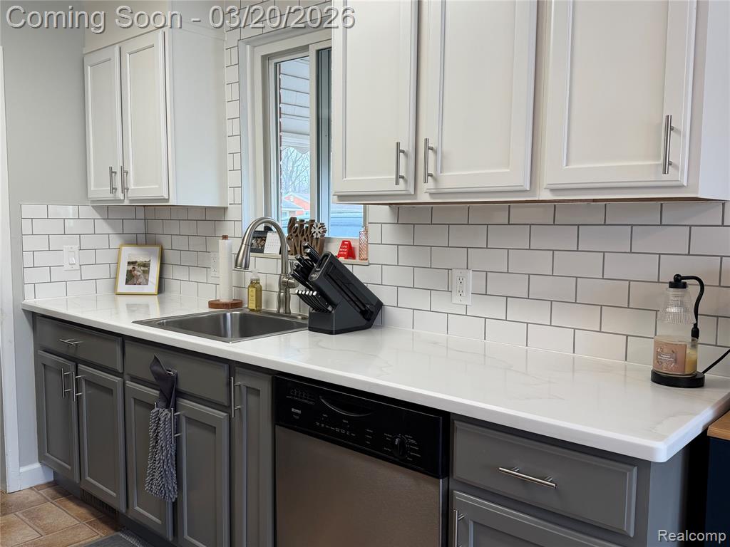 36884 Greenbush Road Wayne, MI 48184 - Photo 3 of 29