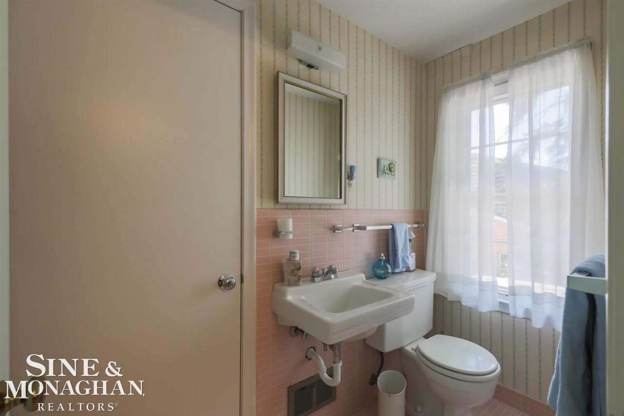 496 Deeplands Road Grosse Pointe, MI 48236 - Photo 29 of 37 50045640-28.JPG