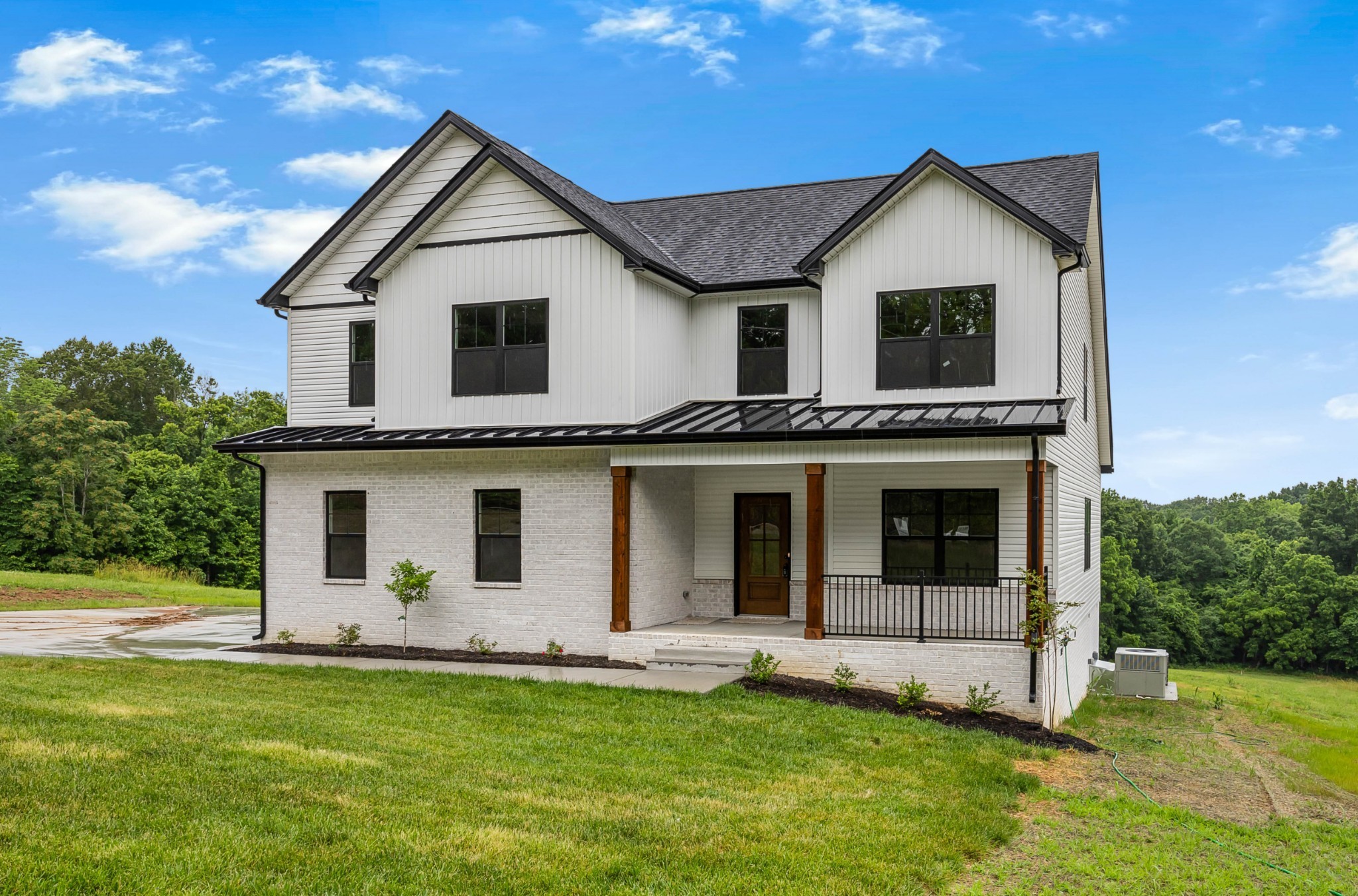 983 Palmyra Road Clarksville, TN 37040 - Photo 3 of 43 Gallery Image 3