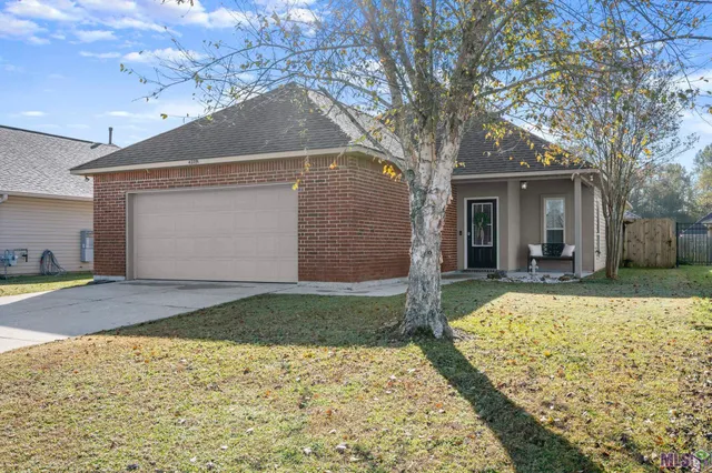 $260,000 | 42391 Cedarstone Avenue, Prairieville, LA 70769