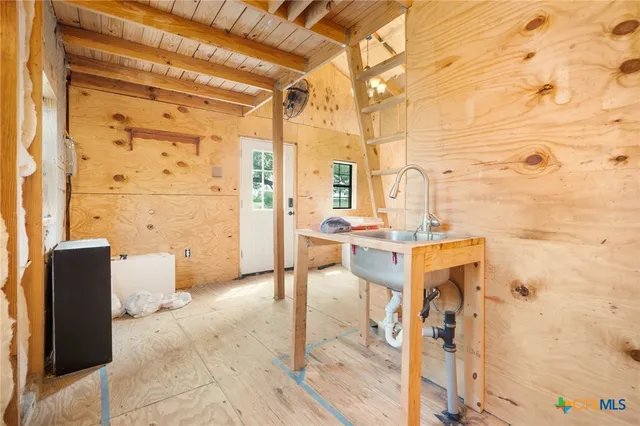 $374,000 | 10843 Highway 90, Harwood, TX 78632