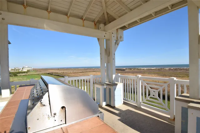 $405,000 | 26560 Baywater Drive, Unit 301, Galveston, TX 77554