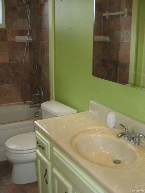 7235 Baldwin Road Swartz Creek, MI 48473 - Photo 8 of 9 More Master Bath