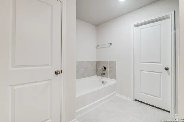 $2,585 | 29523 Copper Gate, Bulverde, TX 78163