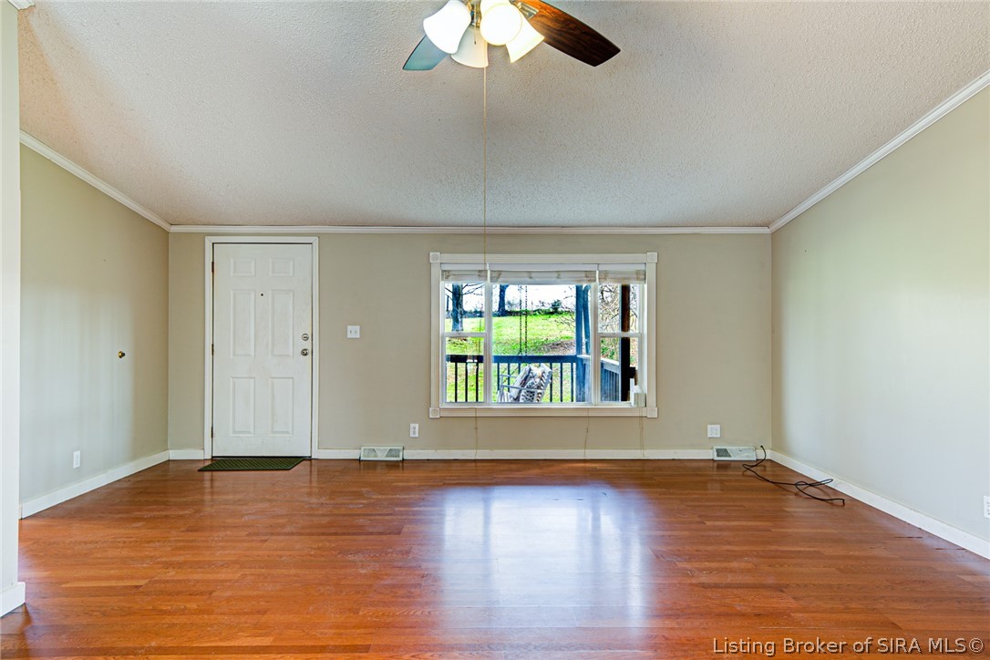 9084 East Blue River Road Pekin, IN 47165 - Photo 7 of 39