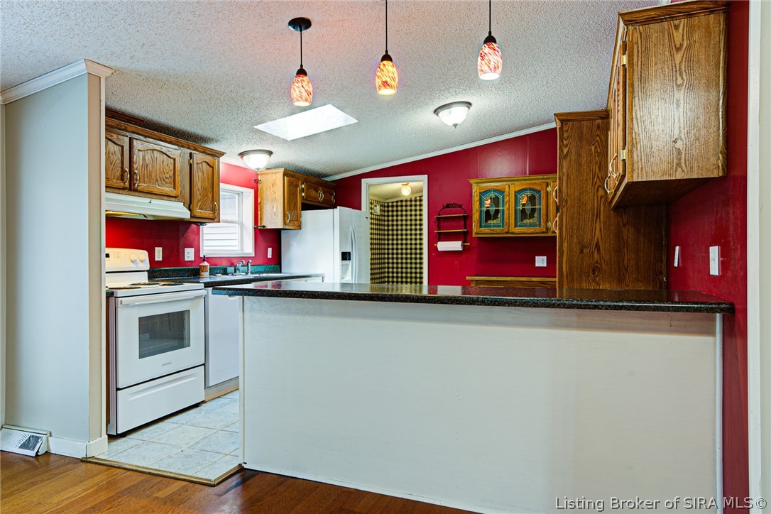 9084 East Blue River Road Pekin, IN 47165 - Photo 8 of 39