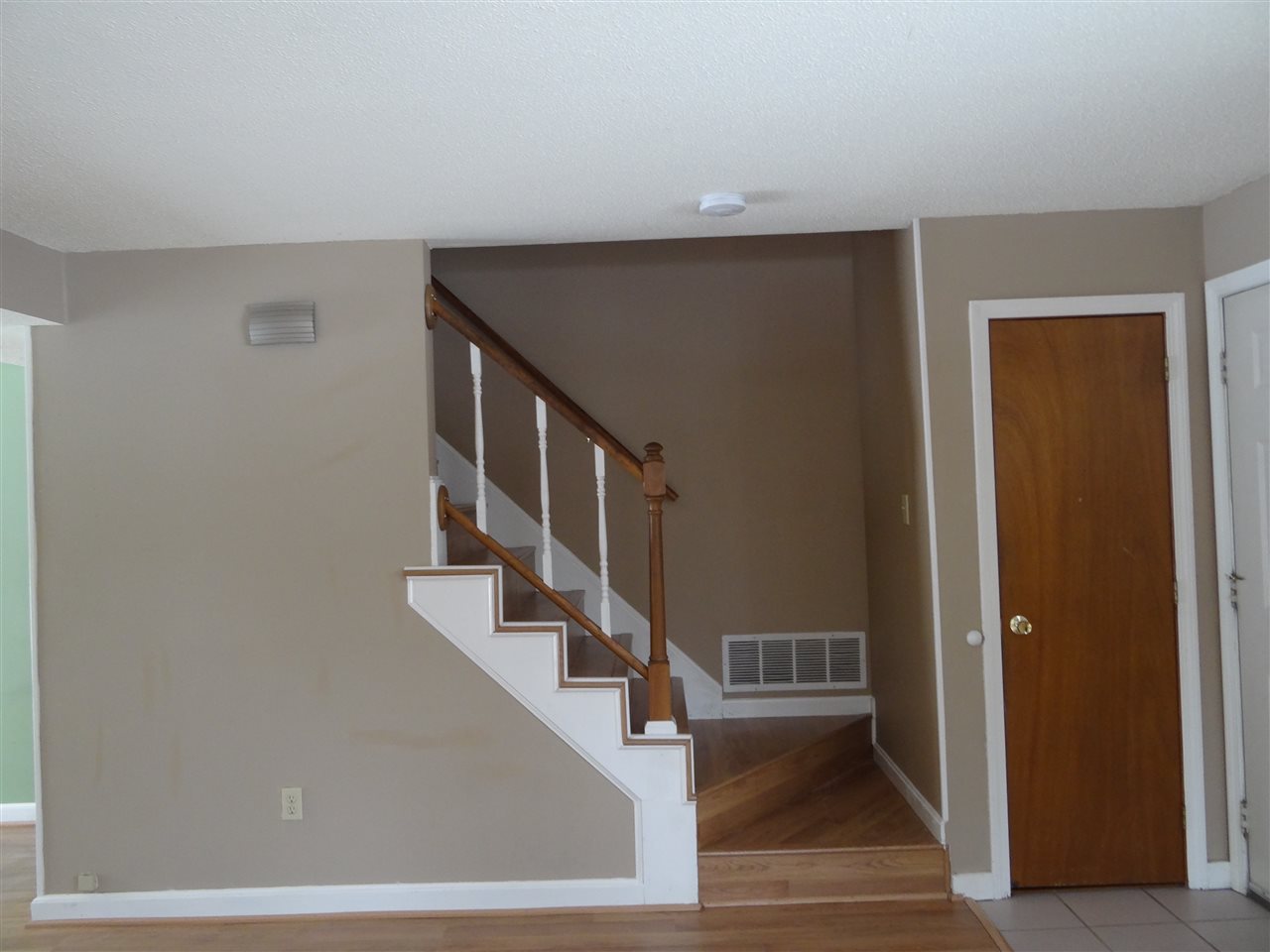2 Mclure Lane Merrimack, NH 03054 - Photo 5 of 21 Gallery Image 5