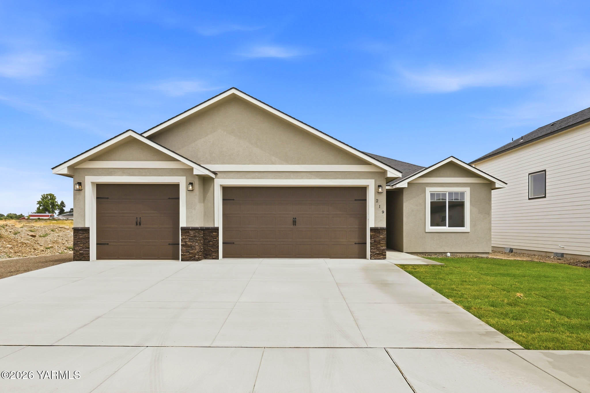 219 Packer Street Prosser, WA 99350 - Photo 1 of 36 1_219 packer st-4