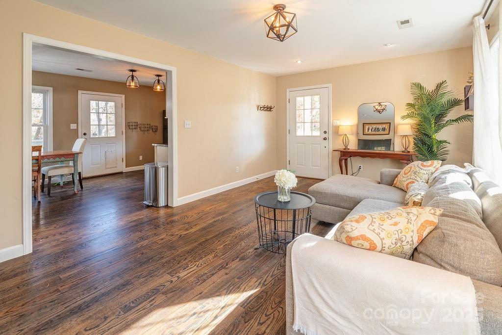 22 Dunkirk Road Asheville, NC 28803 - Photo 8 of 32 Gallery Image 8