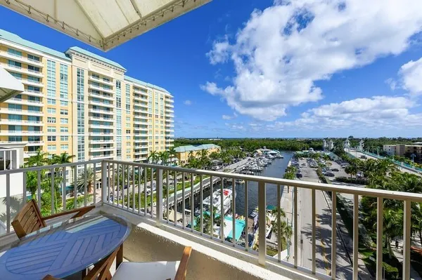$2,200 | 100 Northeast 6th Street, Unit 506, Boynton Beach, FL 33435