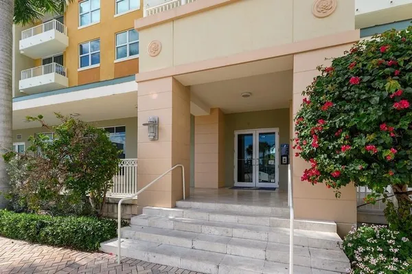$2,200 | 100 Northeast 6th Street, Unit 506, Boynton Beach, FL 33435