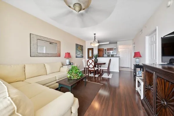 $2,200 | 100 Northeast 6th Street, Unit 506, Boynton Beach, FL 33435