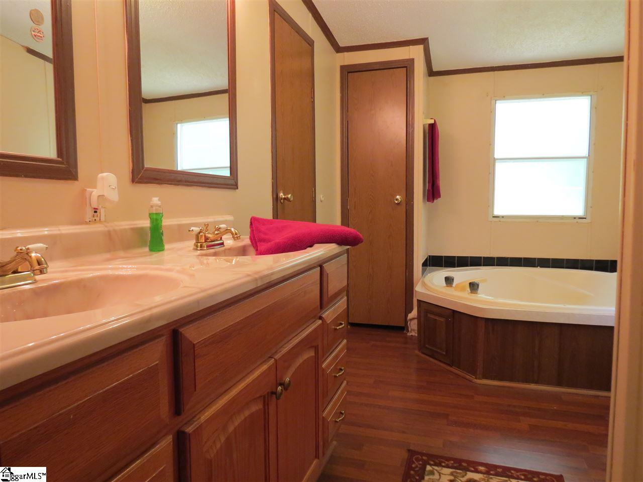 407 Hamilton Road Marietta, SC 29661 - Photo 14 of 22