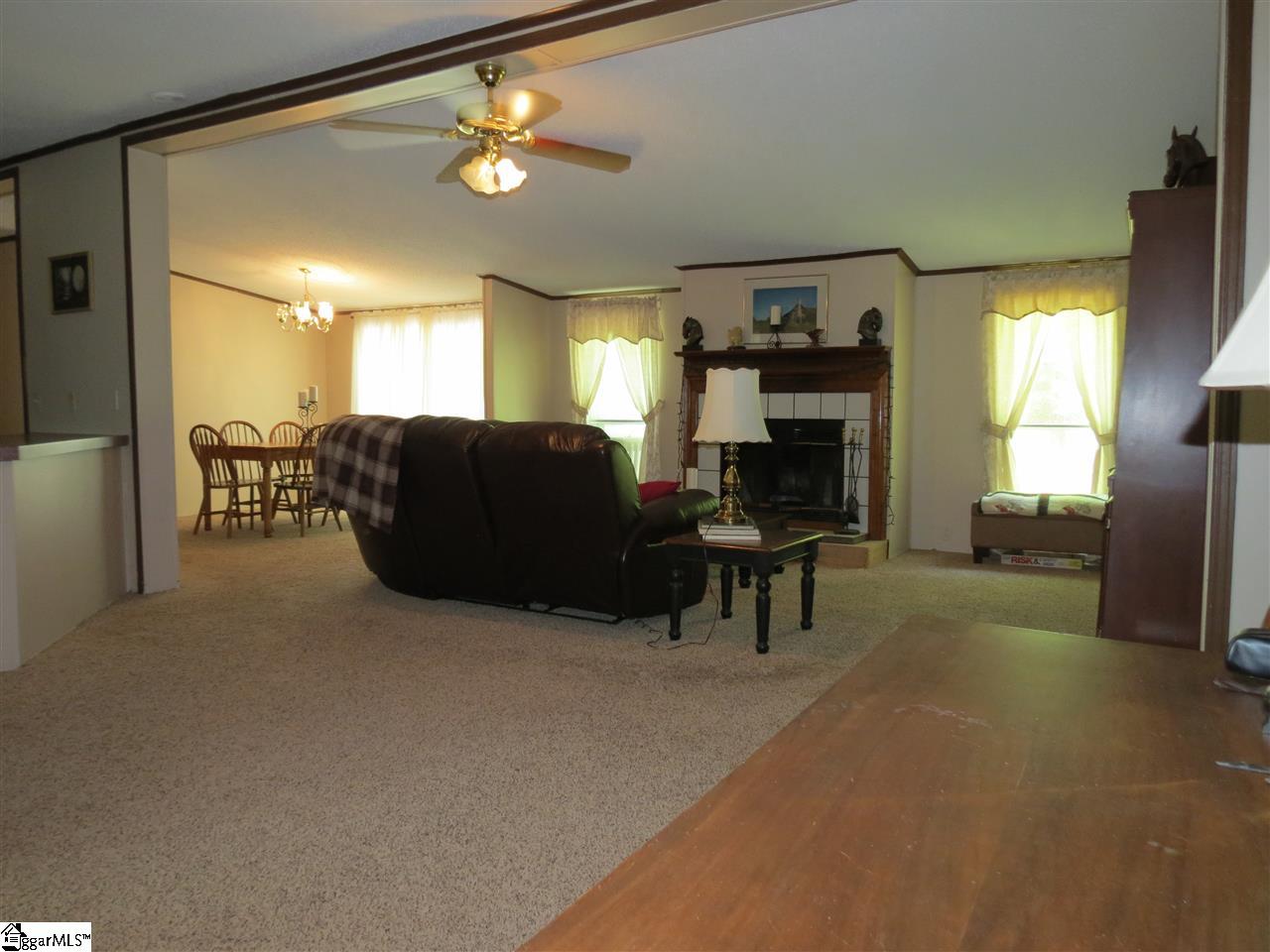 407 Hamilton Road Marietta, SC 29661 - Photo 3 of 22