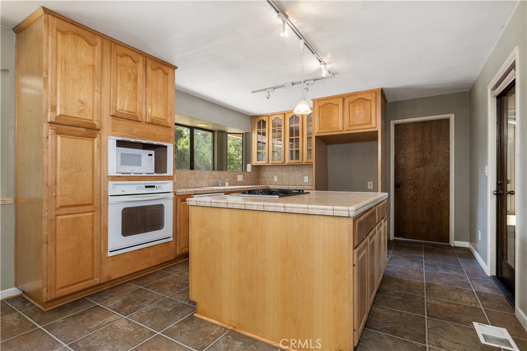7905 San Gregorio Road Atascadero, CA 93422 - Photo 9 of 40