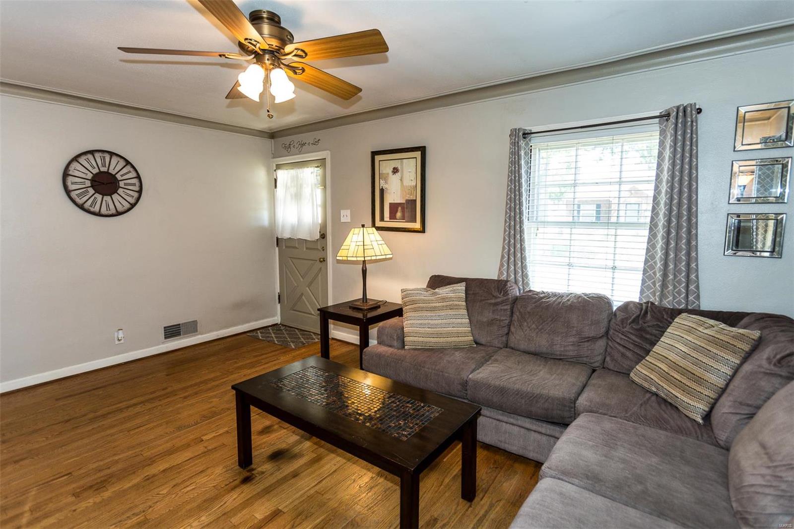 5822 Rhodes Avenue St. Louis, MO 63109 - Photo 5 of 24 Gallery Image 5