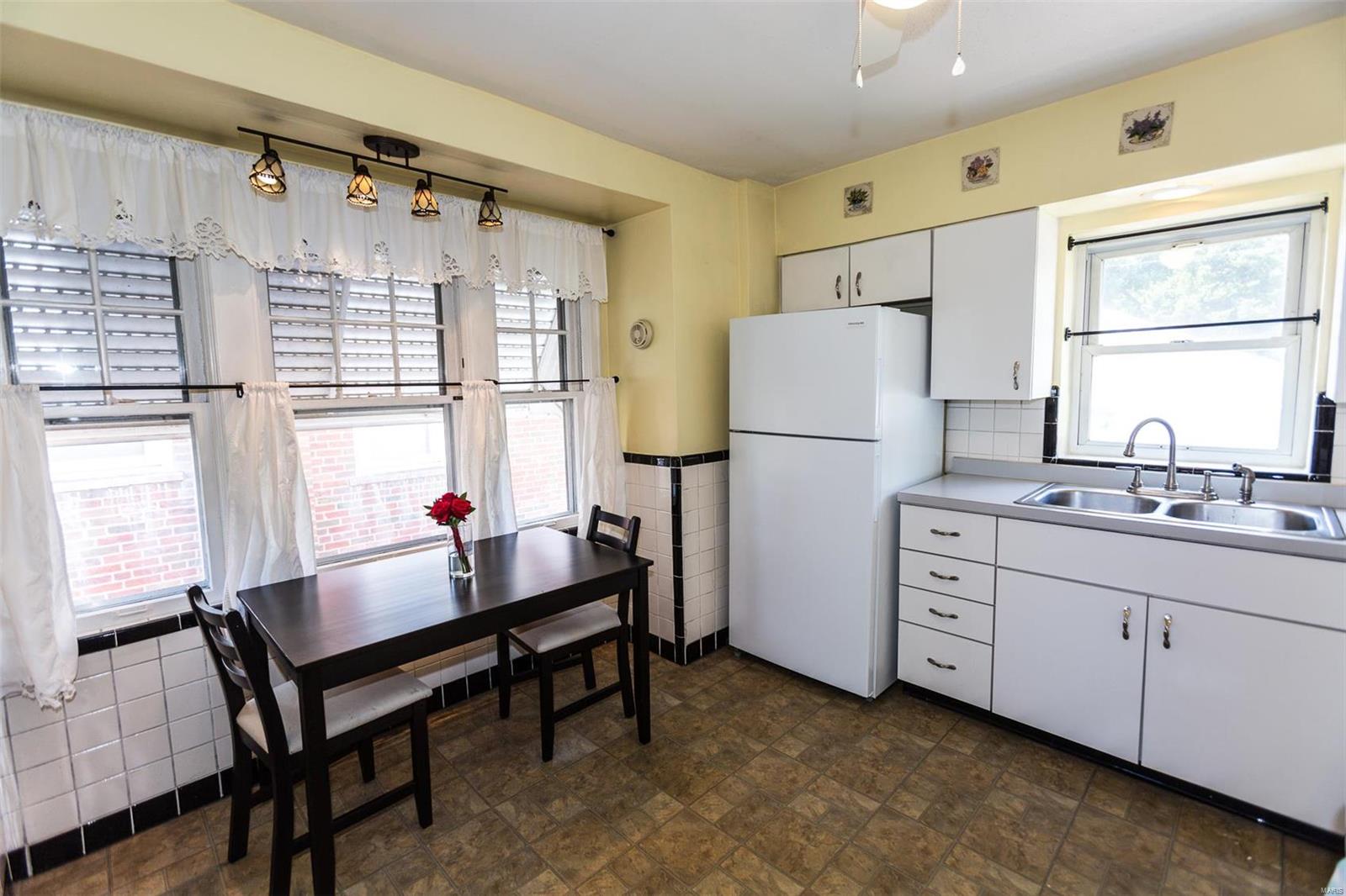 5822 Rhodes Avenue St. Louis, MO 63109 - Photo 8 of 24 Gallery Image 8