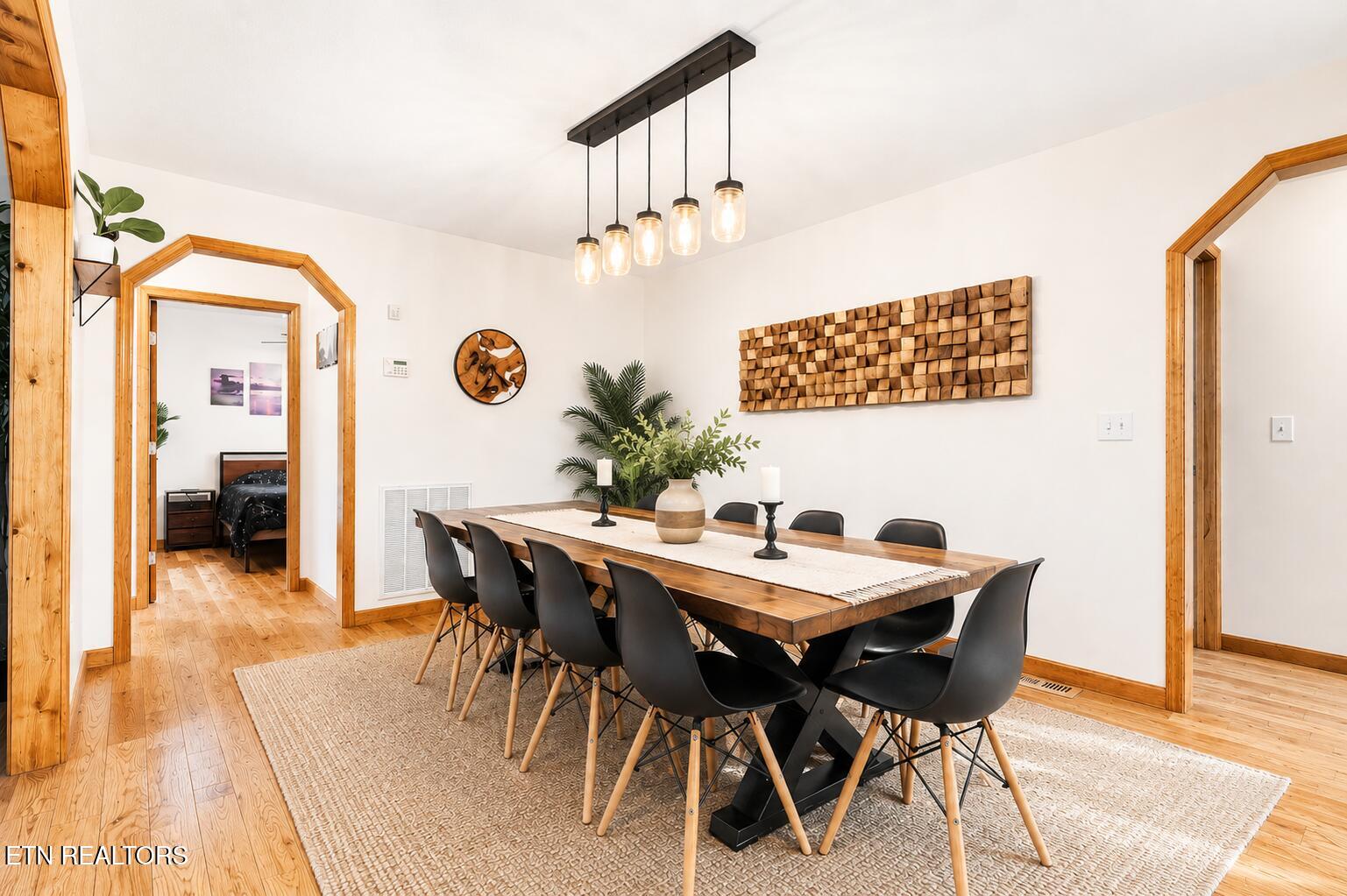 646 Parton Hollow Road Sevierville, TN 37876 - Photo 14 of 31 Dining