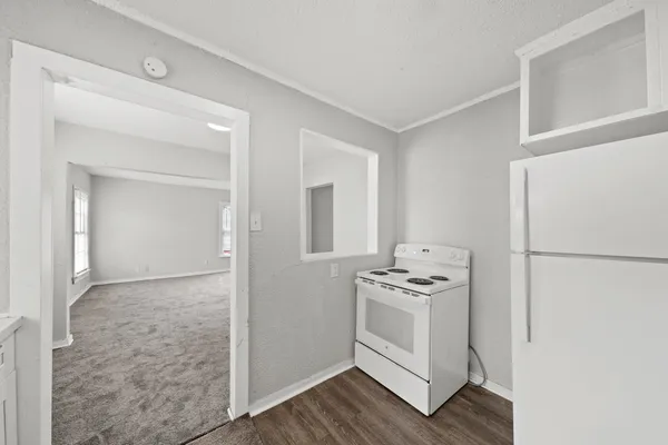 $679 | 1721-17 West 5th Street, Freeport, TX 77541