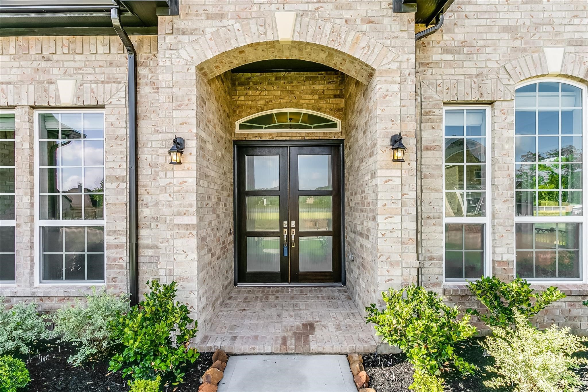 4227 Carol Ridge Drive Sugar Land, TX 77479 - Photo 4 of 35 a view of entrance door of a building with a large window
