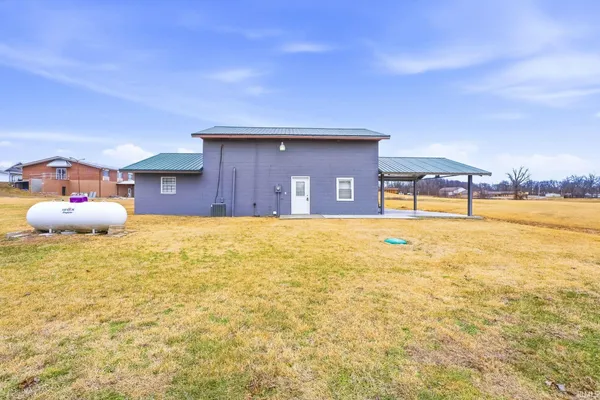 $229,000 | 1000 A West Morton Street, Oakland City, IN 47660