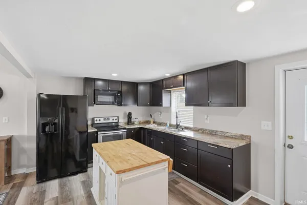 $229,000 | 1000 A West Morton Street, Oakland City, IN 47660