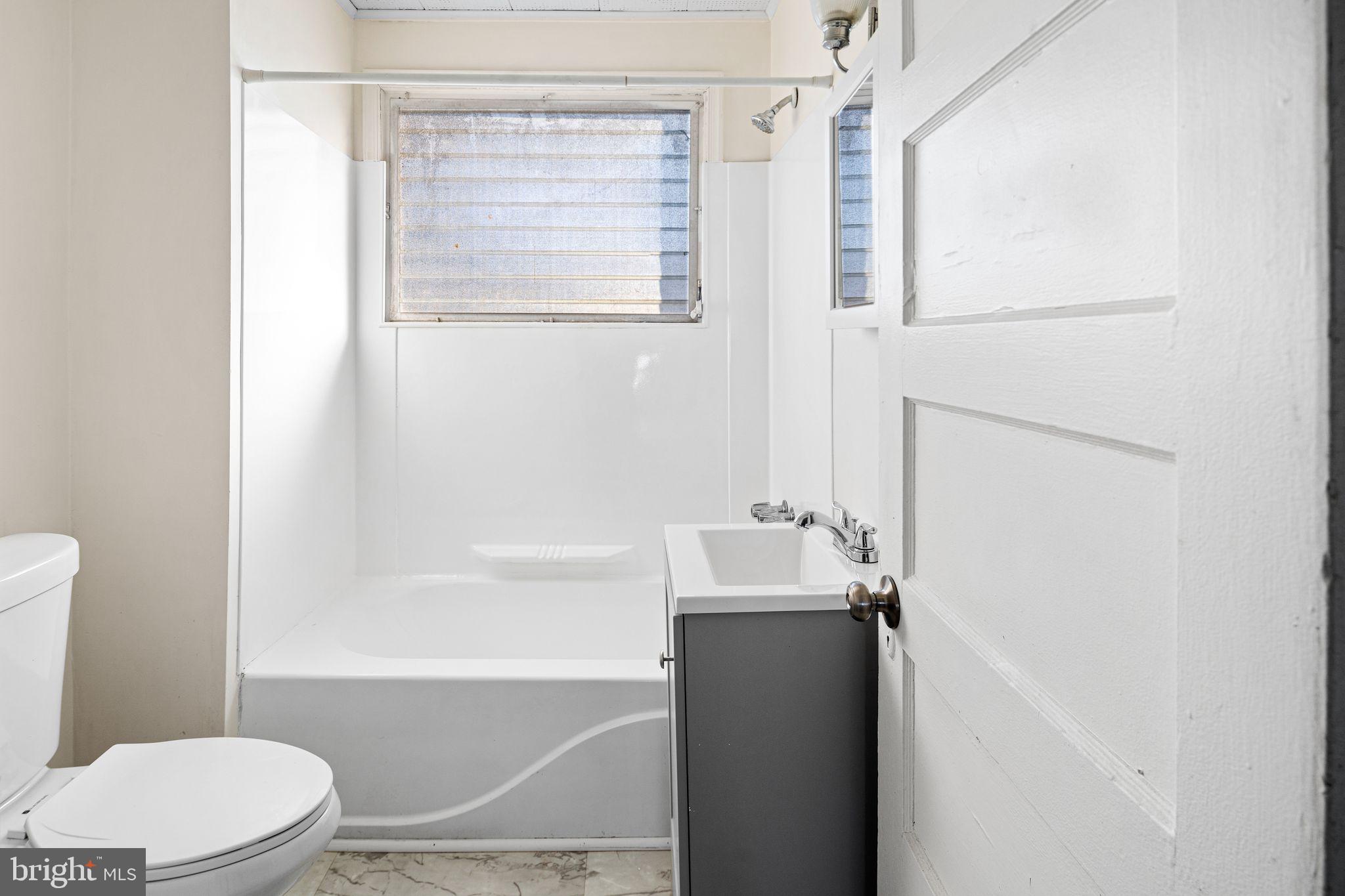 7010 Atlantic Avenue Upper Darby, PA 19082 - Photo 11 of 14