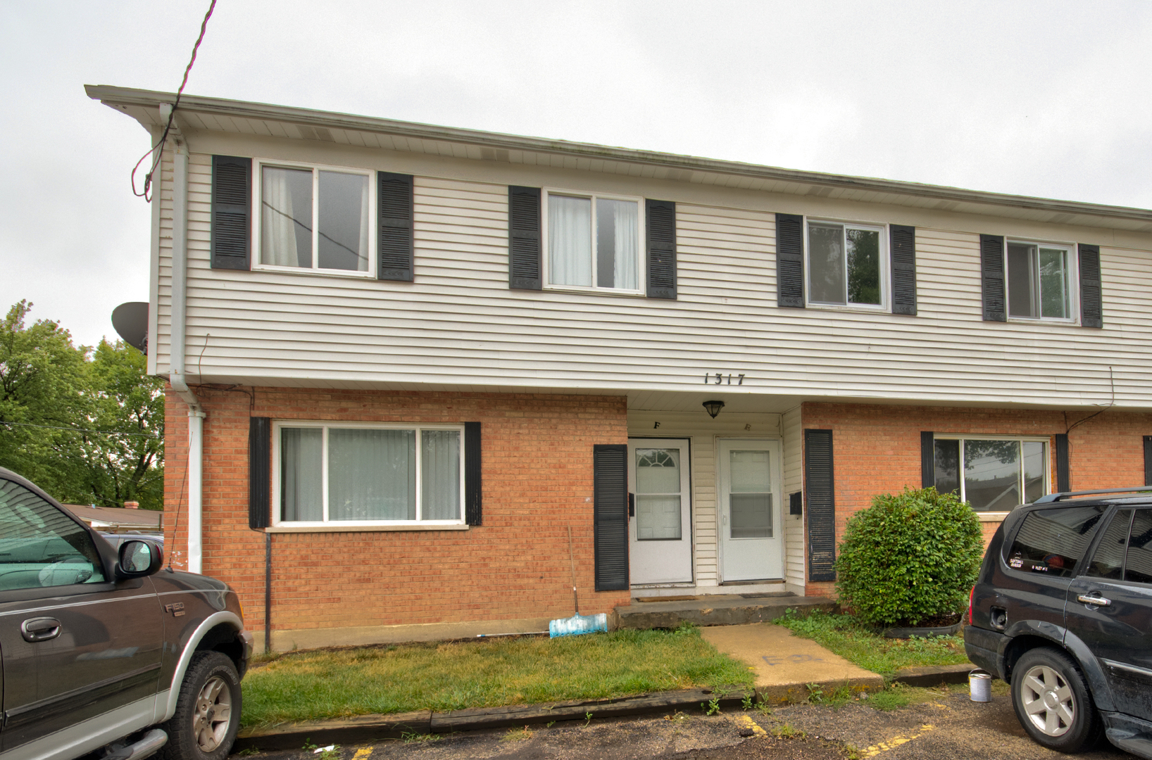 1317 Monomoy Street, Unit E Aurora, IL 60506 - Photo 1 of 27