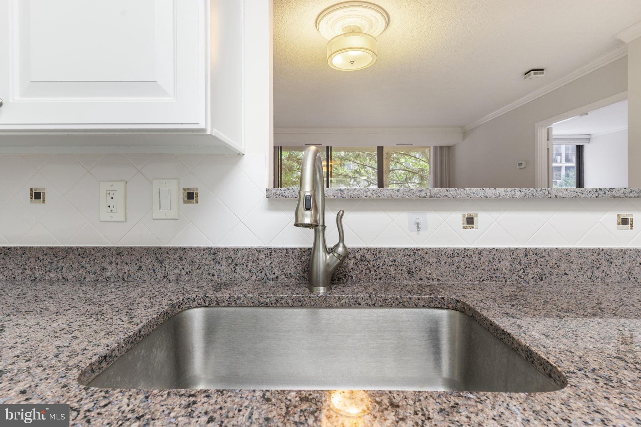 5505 Seminary Road, Unit 110N Falls Church, VA 22041 - Photo 9 of 23