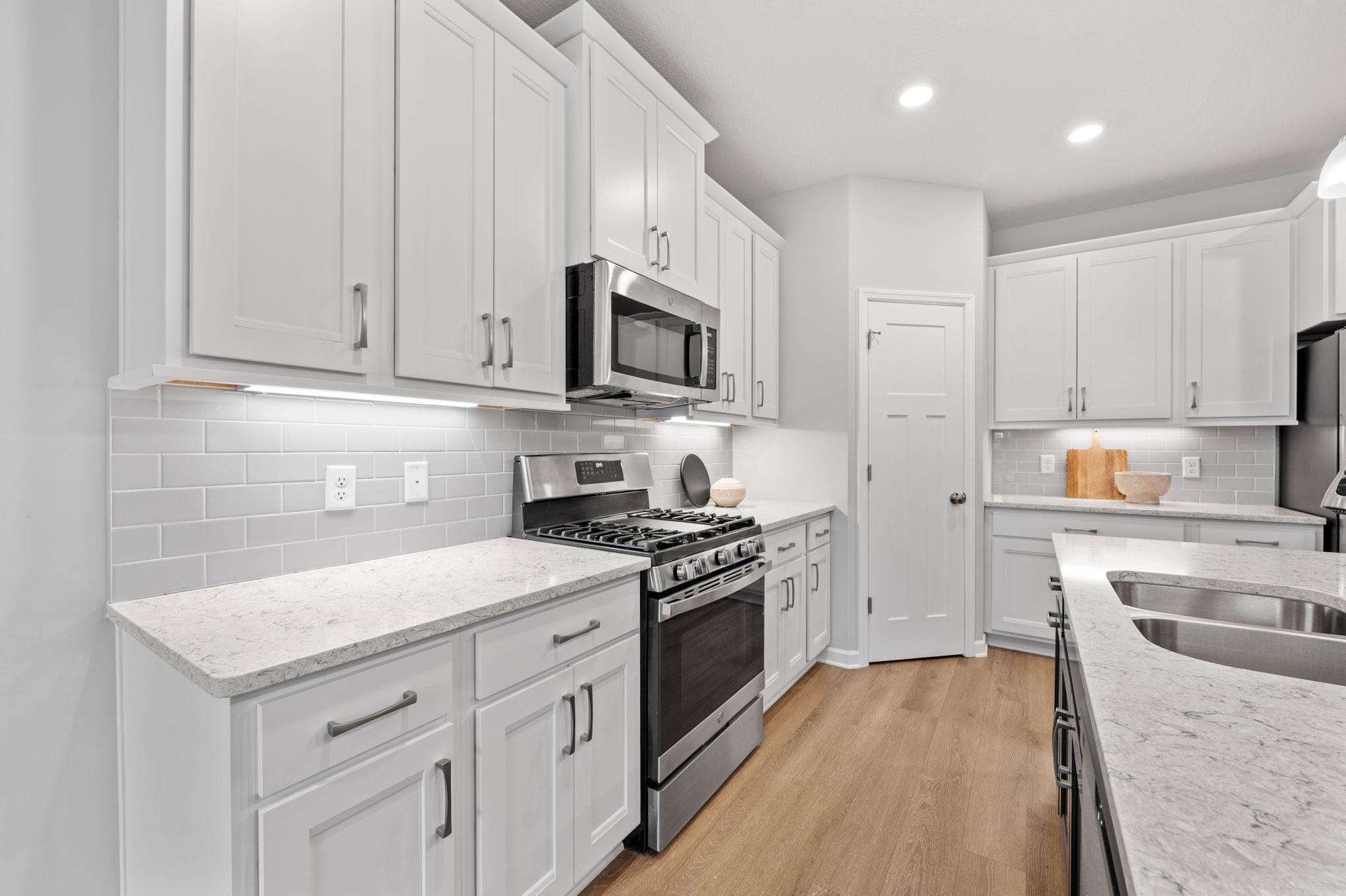 14366 Kingsview Lane North Dayton, MN 55327 - Photo 3 of 37