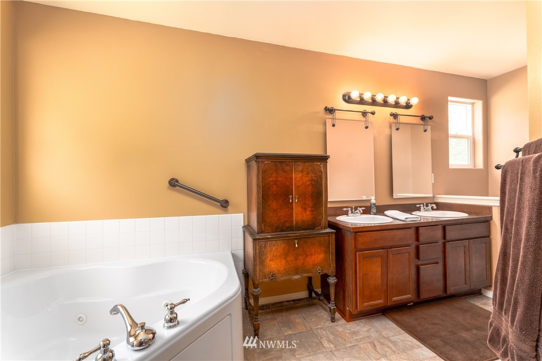 5550 Navarre Coulee Road Chelan, WA 98816 - Photo 16 of 40 Gallery Image 16