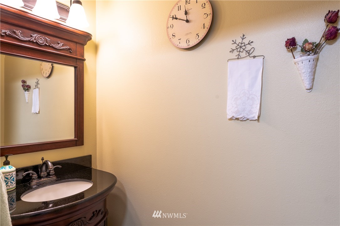 5550 Navarre Coulee Road Chelan, WA 98816 - Photo 24 of 40 Gallery Image 24