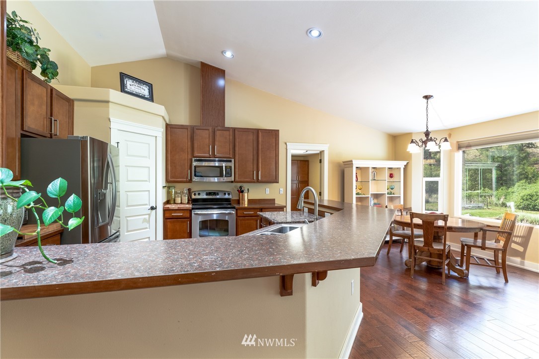 5550 Navarre Coulee Road Chelan, WA 98816 - Photo 9 of 40 Gallery Image 9