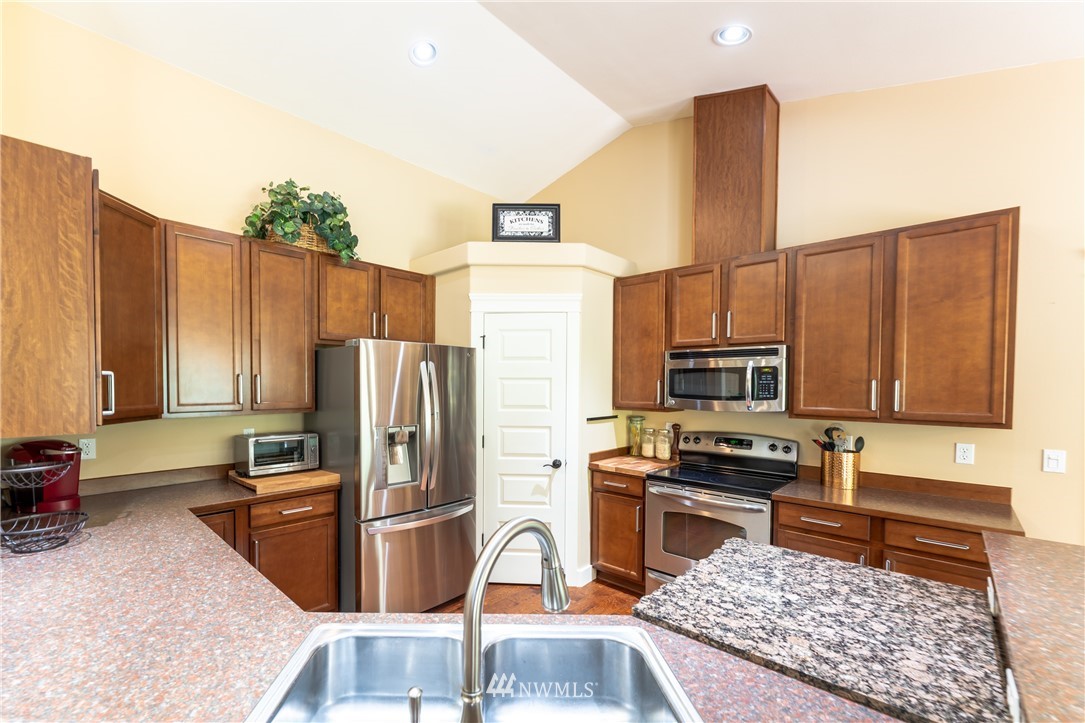 5550 Navarre Coulee Road Chelan, WA 98816 - Photo 10 of 40 Gallery Image 10