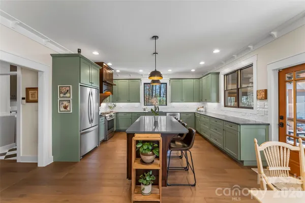 $1,925,000 | 1267 Ten Whigs Ridge, Nebo, NC 28761