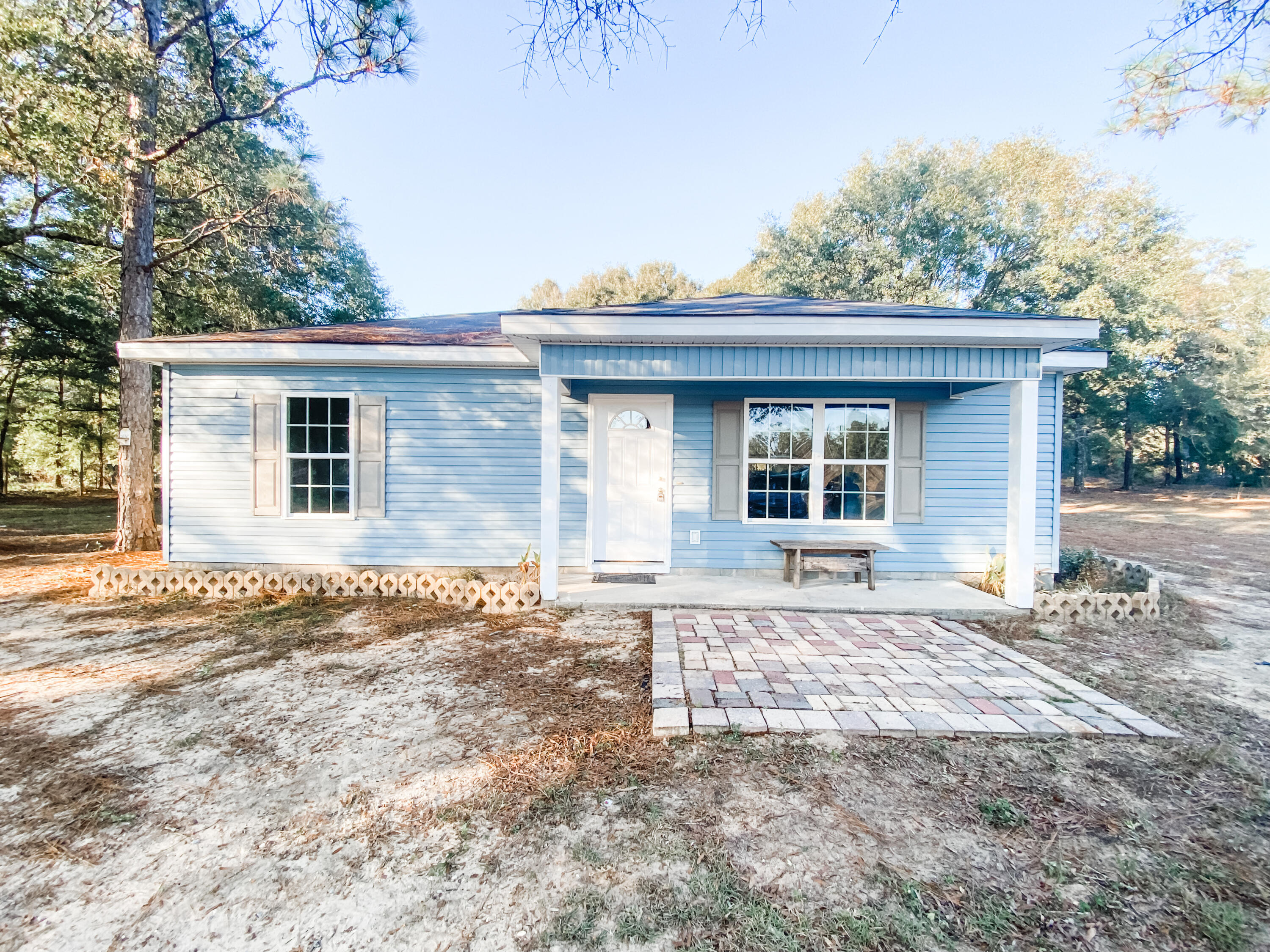 119 Fish Or Cut Bait Road DeFuniak Springs, FL 32433 - Photo 1 of 17 Front