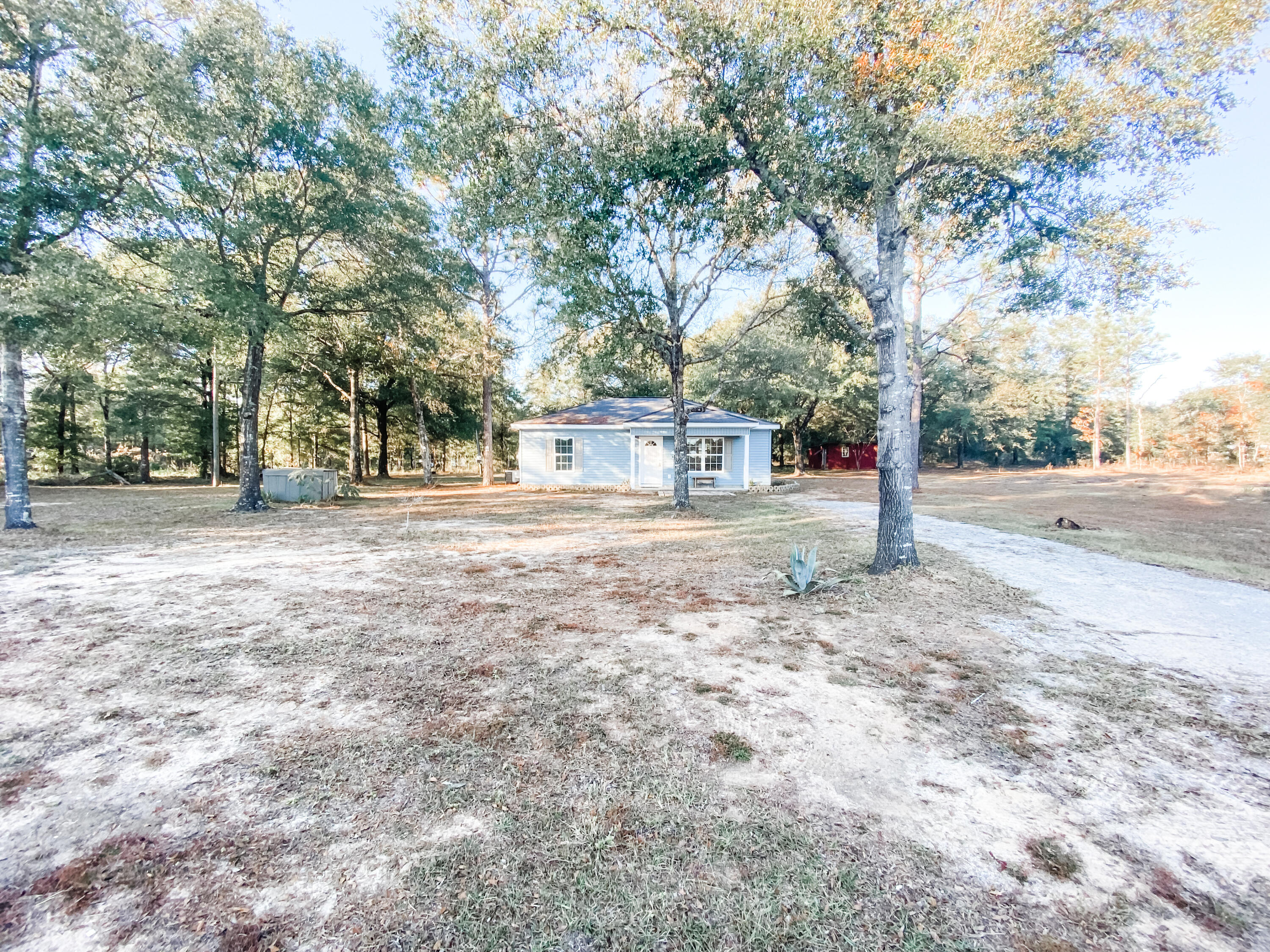 119 Fish Or Cut Bait Road DeFuniak Springs, FL 32433 - Photo 2 of 17 Front