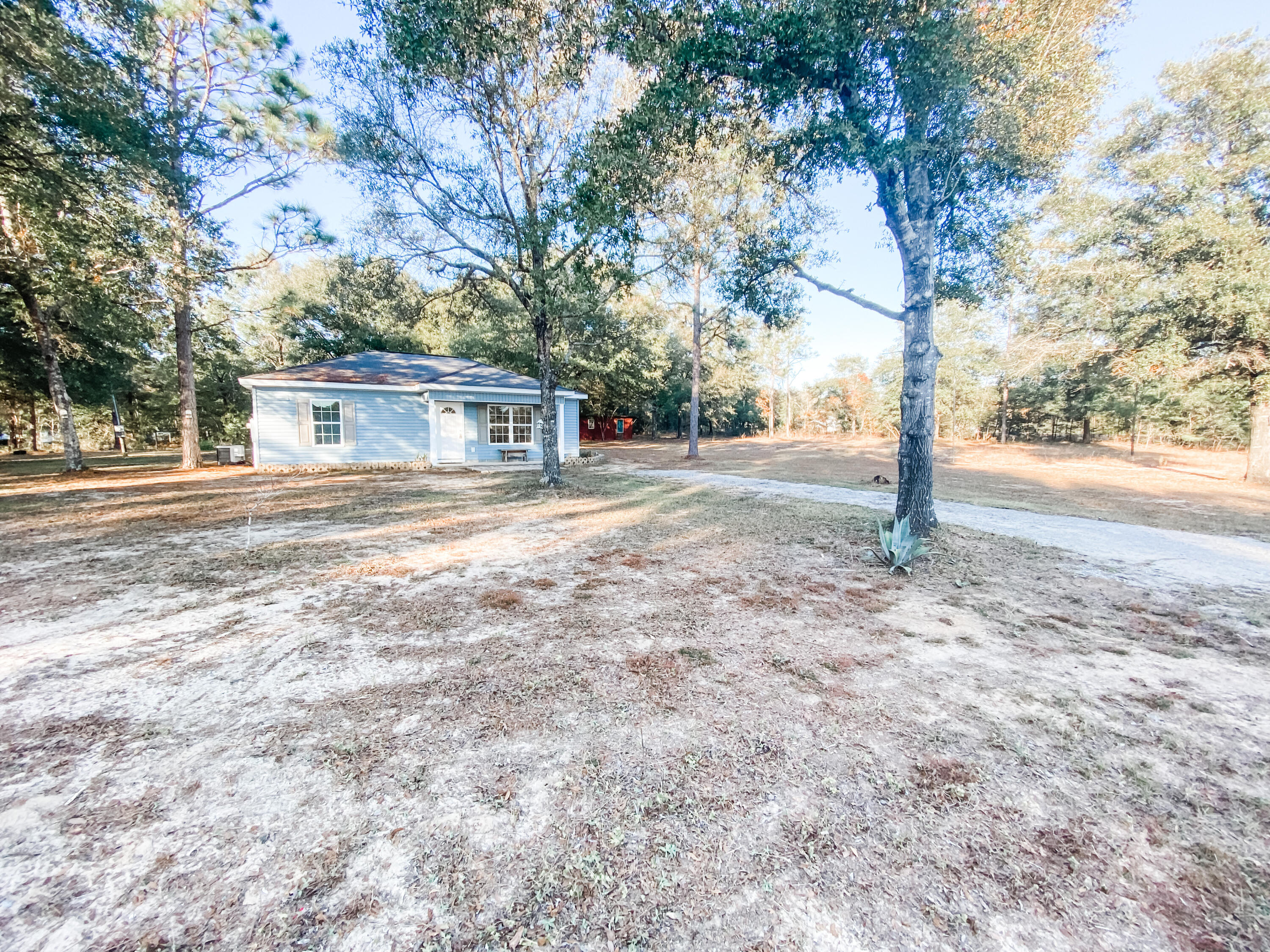 119 Fish Or Cut Bait Road DeFuniak Springs, FL 32433 - Photo 3 of 17 Front