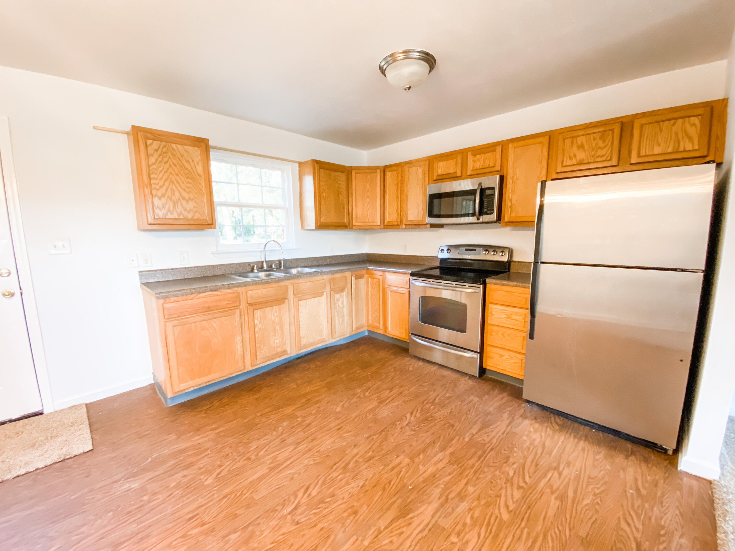 119 Fish Or Cut Bait Road DeFuniak Springs, FL 32433 - Photo 6 of 17 Kitchen