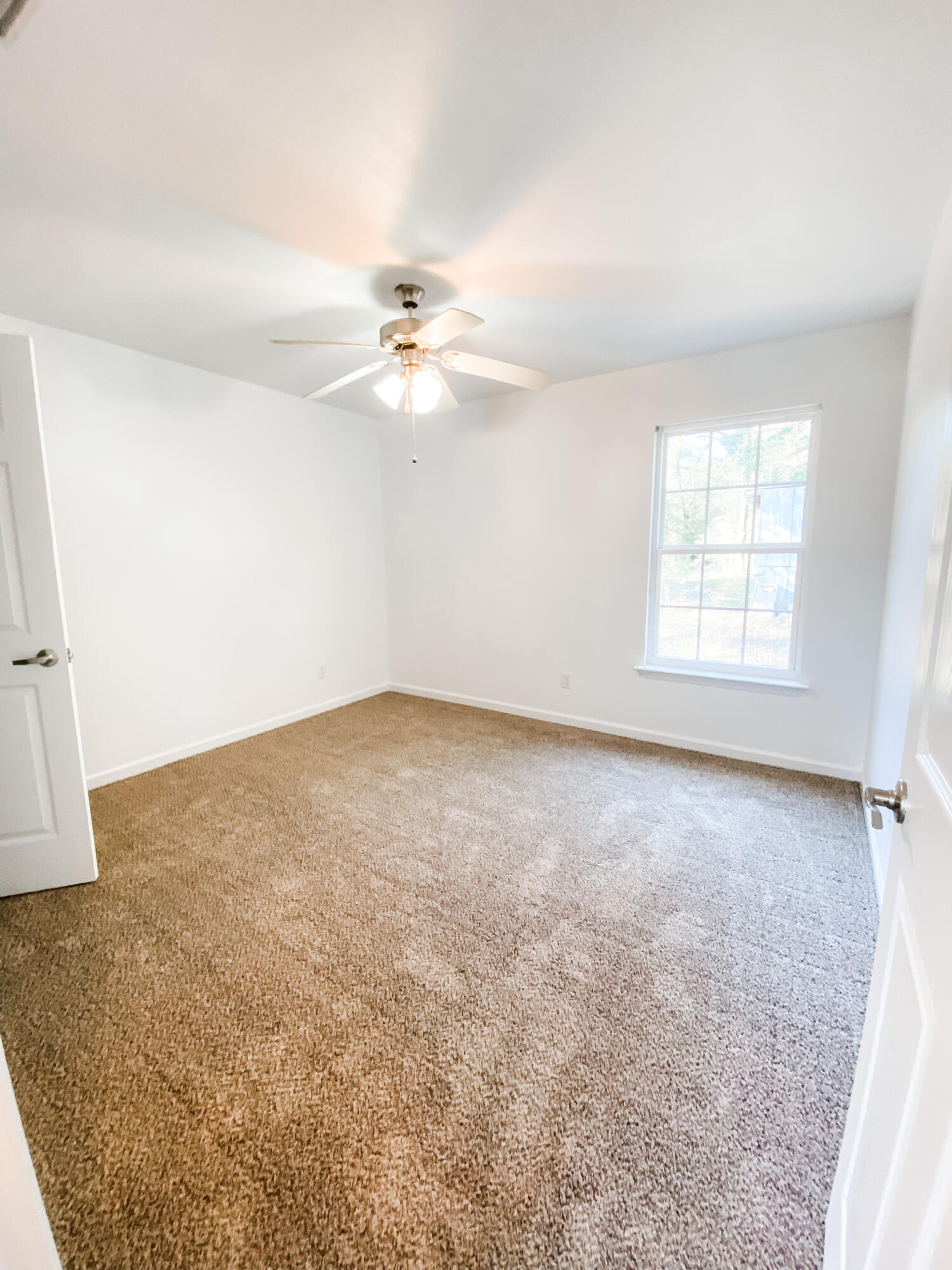 119 Fish Or Cut Bait Road DeFuniak Springs, FL 32433 - Photo 9 of 17 Bedroom