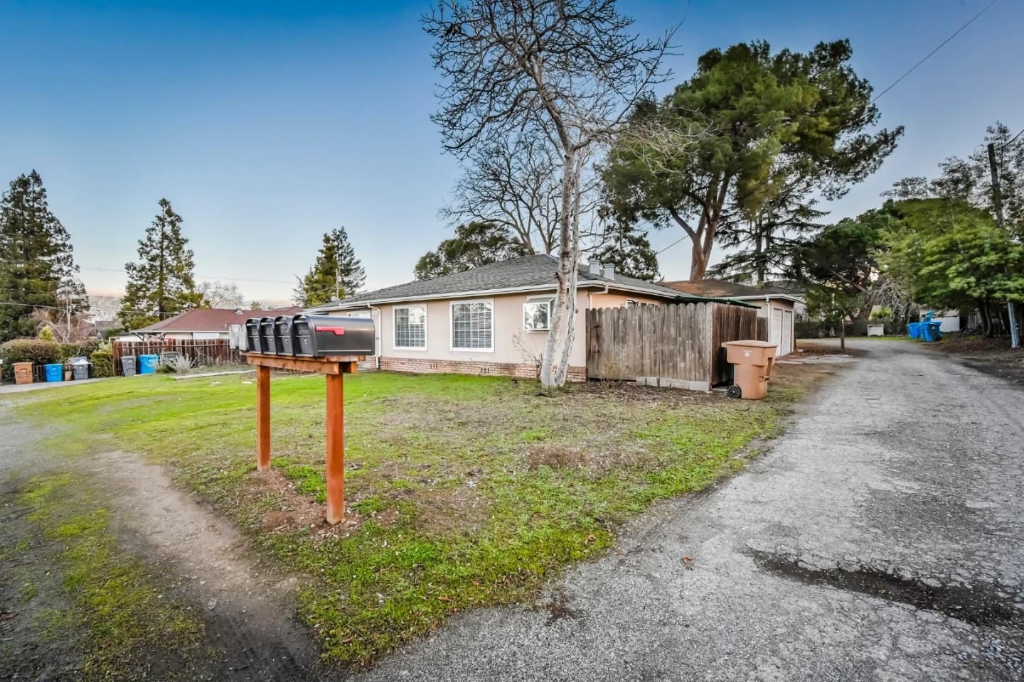 22632 Alcalde Road Cupertino, CA 95014 - Photo 33 of 34 Gallery Image 33