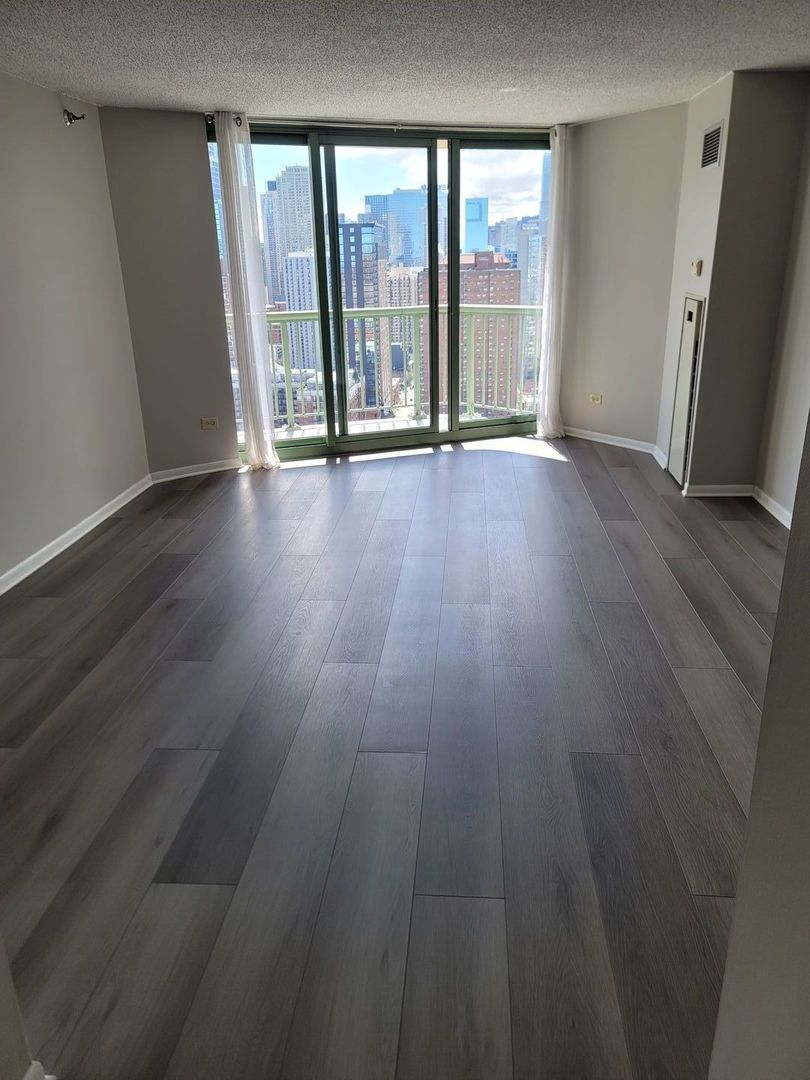 111 West Maple Street, Unit 2806 Chicago, IL 60610 - Photo 6 of 12