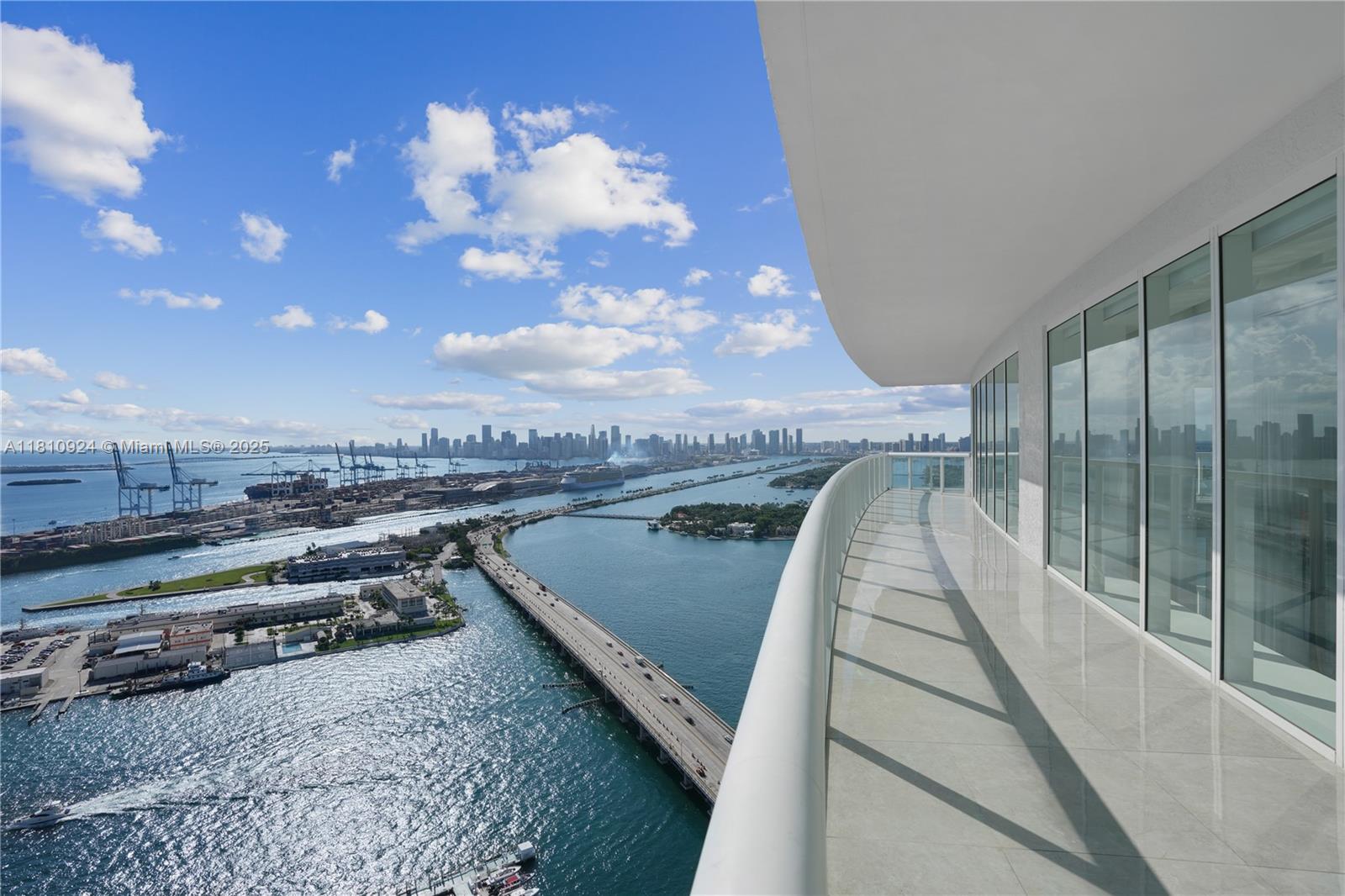 450 Alton Road, Unit PH1 Miami Beach, FL 33139 - Photo 22 of 47 a view of a backyard