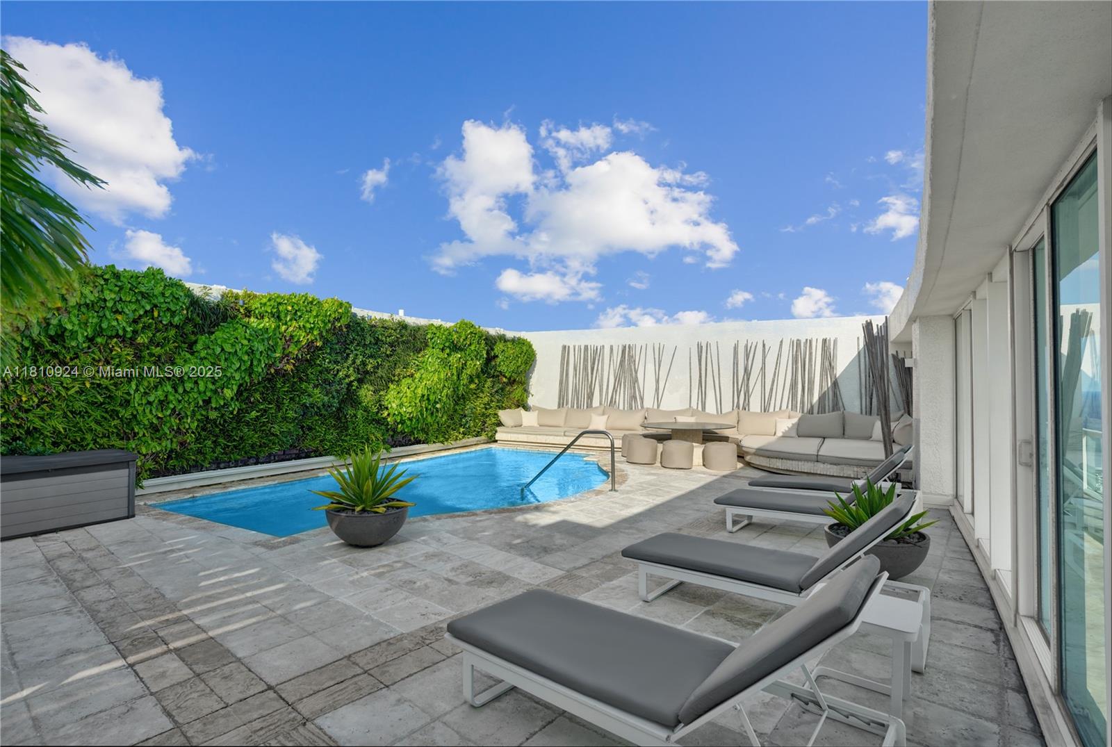 450 Alton Road, Unit PH1 Miami Beach, FL 33139 - Photo 38 of 47 a view of an outdoor sitting space