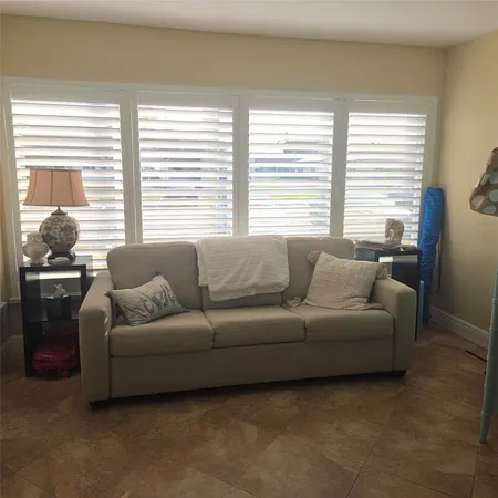 $1,800 | 5349 Lakefront Boulevard, Unit B, Delray Beach, FL 33484